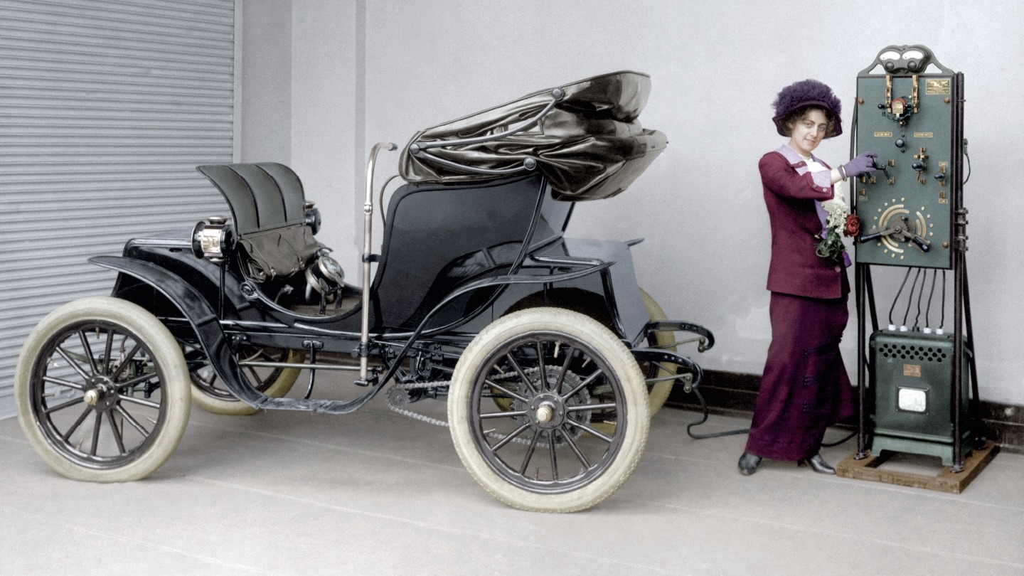 Une vielle photo de voiture.