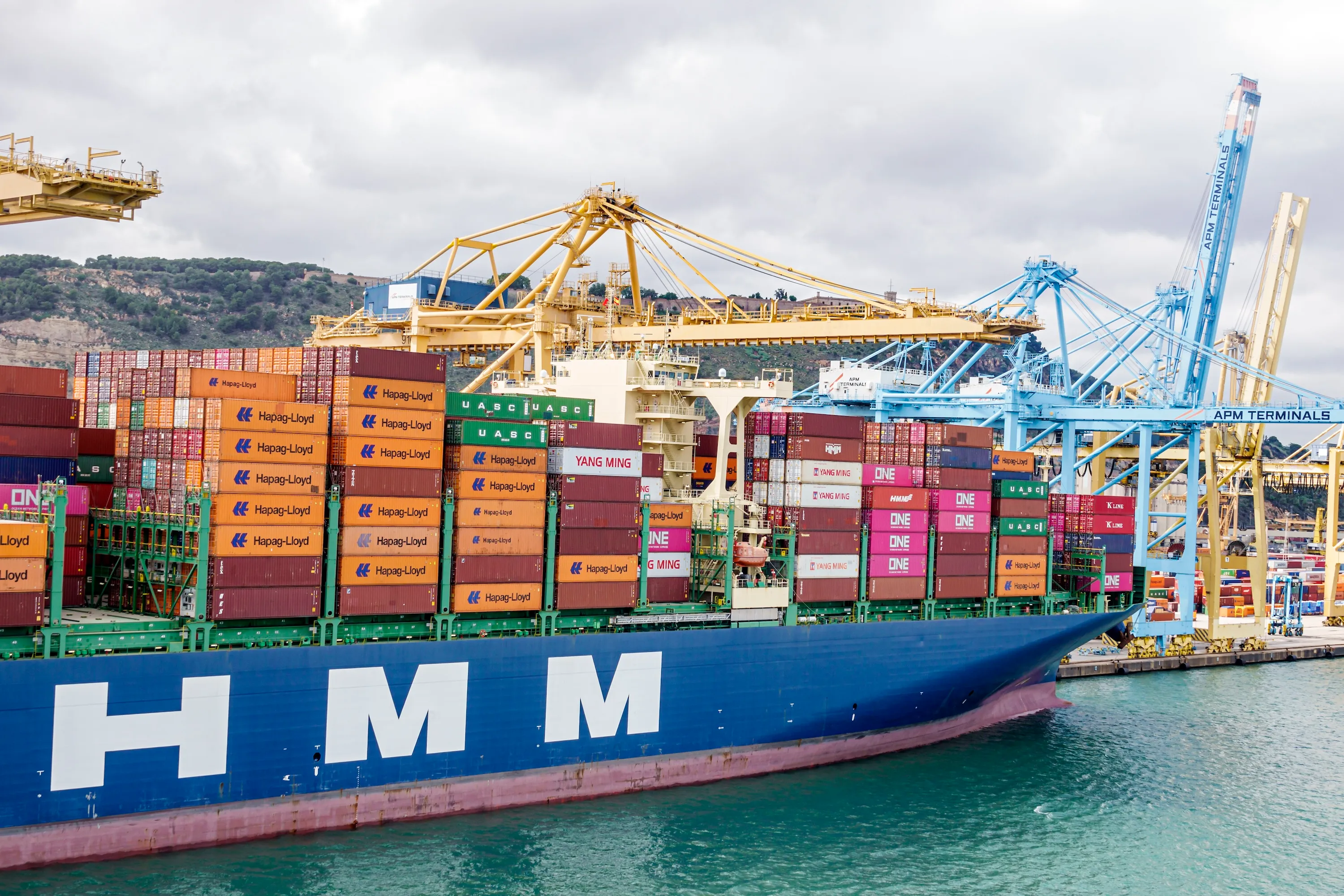 HMM Tied to 10 Feeder Newbuilds at HD Hyundai as Small Boxship Ordering Accelerates