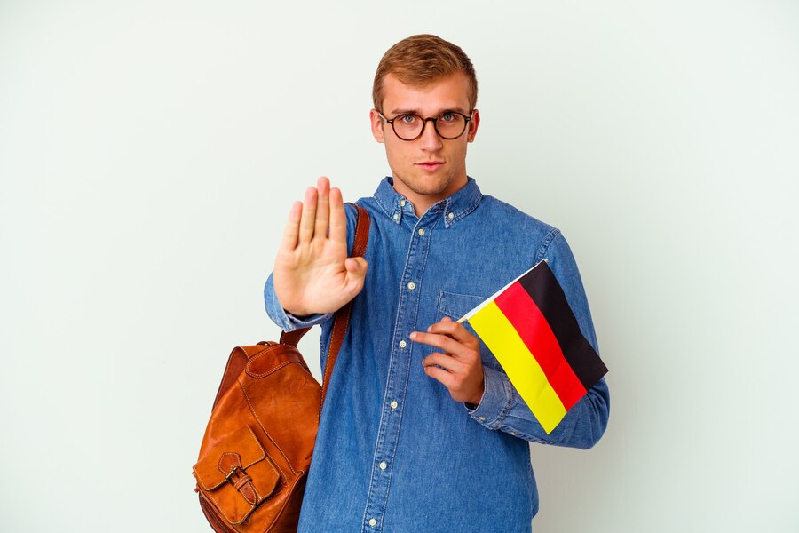 Why OceanConnecting German Courses - Happy student in class