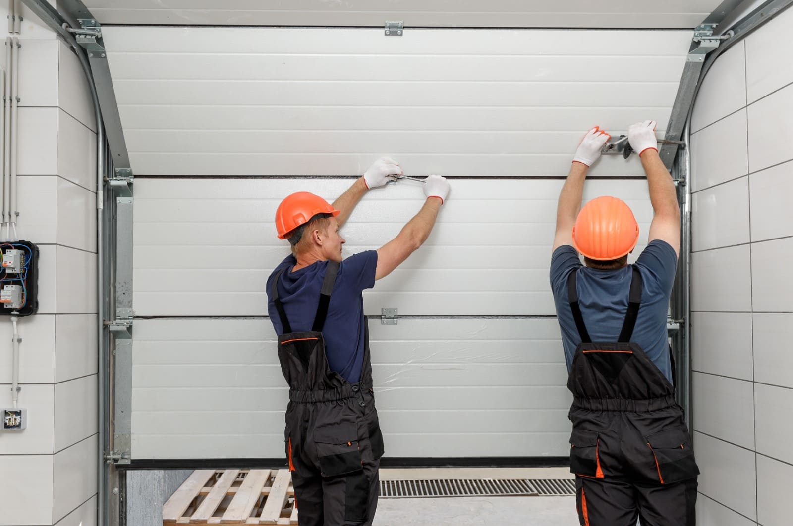 Garagentorfedern auswechseln lassen - OceanServiceGroup Lippstadt