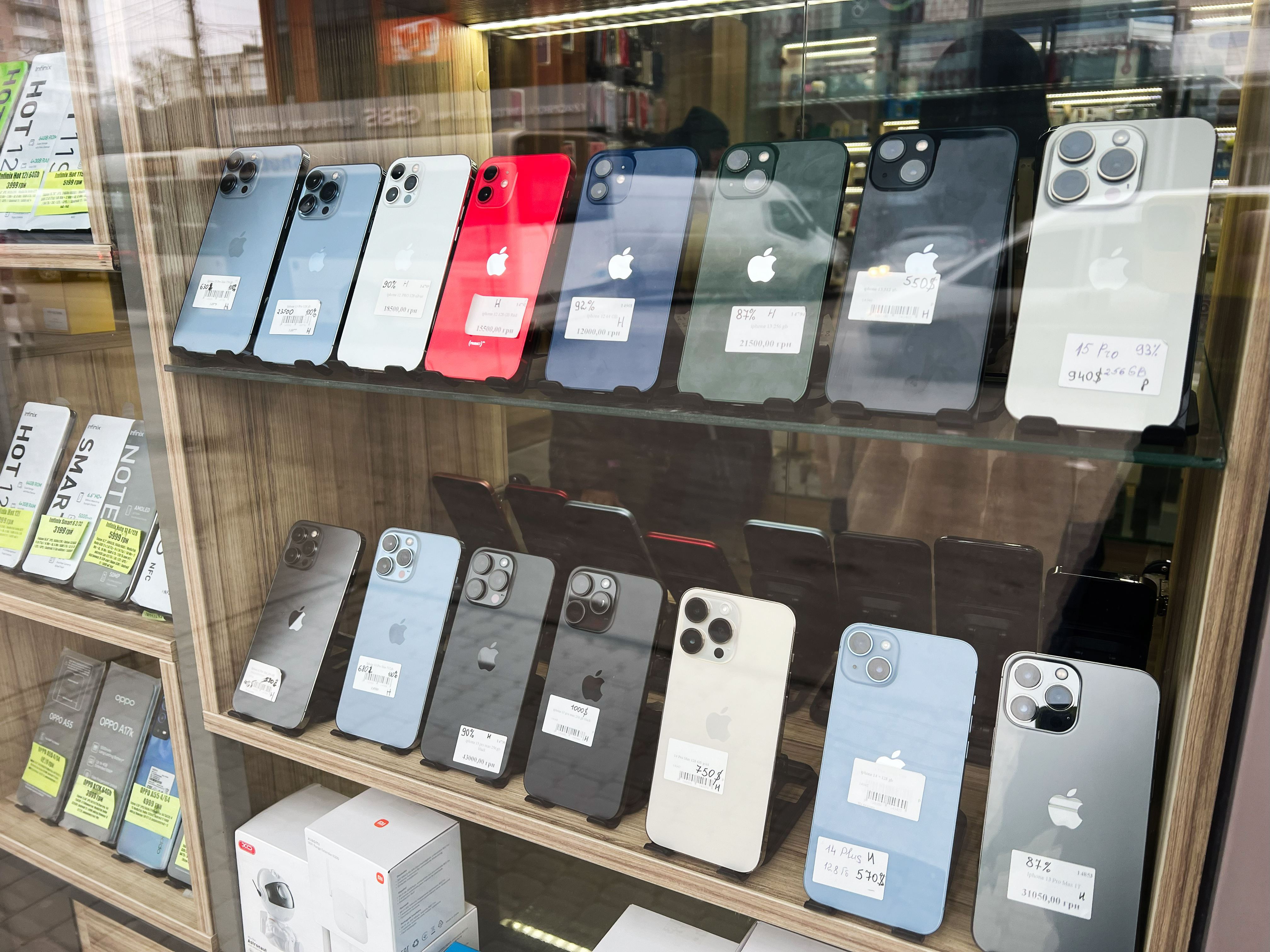 Is the iPhone 17 eSIM-Only? Full Country Guide & What It Means for Travelers in 2026