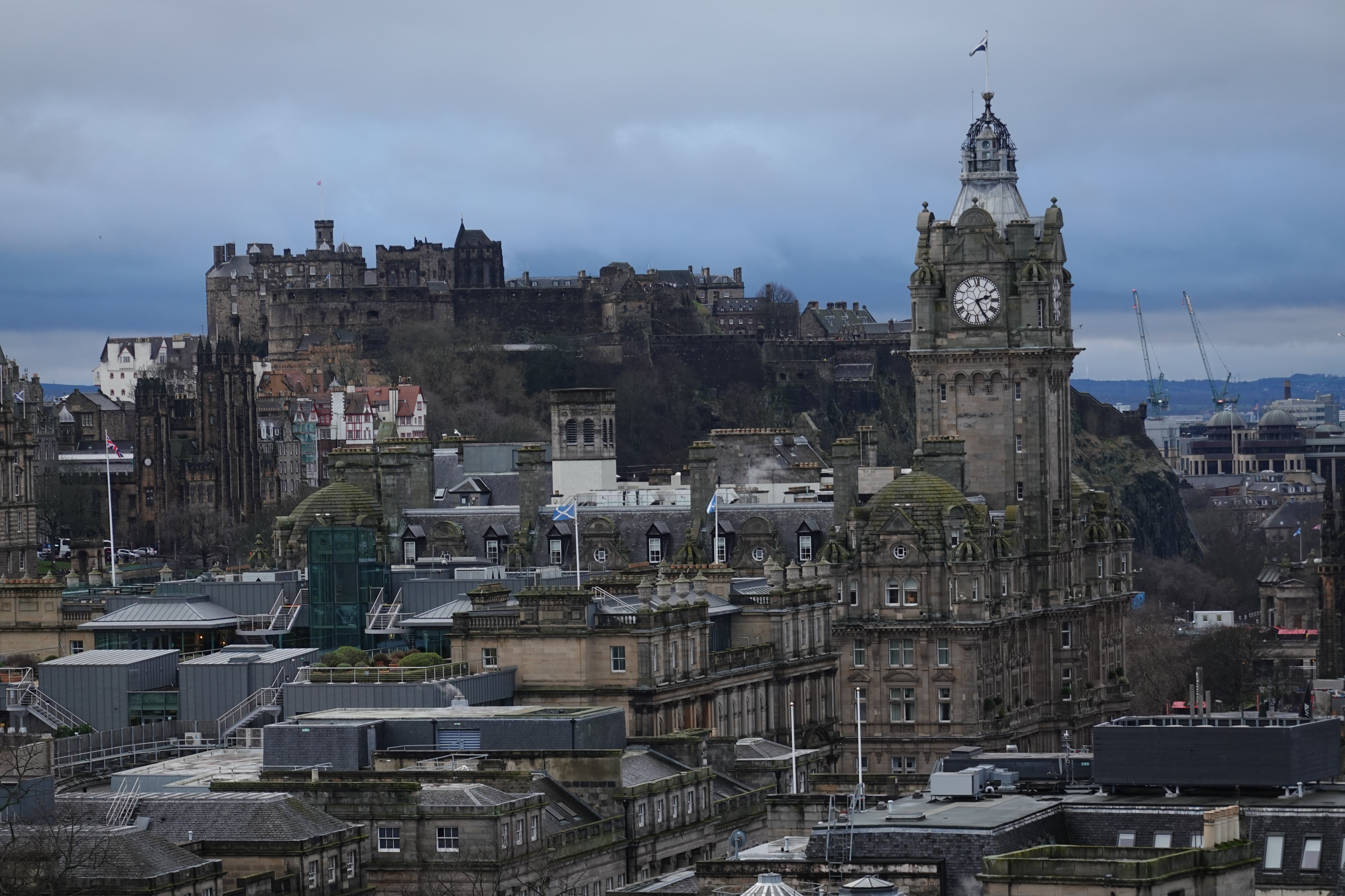 Edinburgh Fringe Festival 2026: Complete Travel Guide, Dates, Things to Do & eSIM Tips