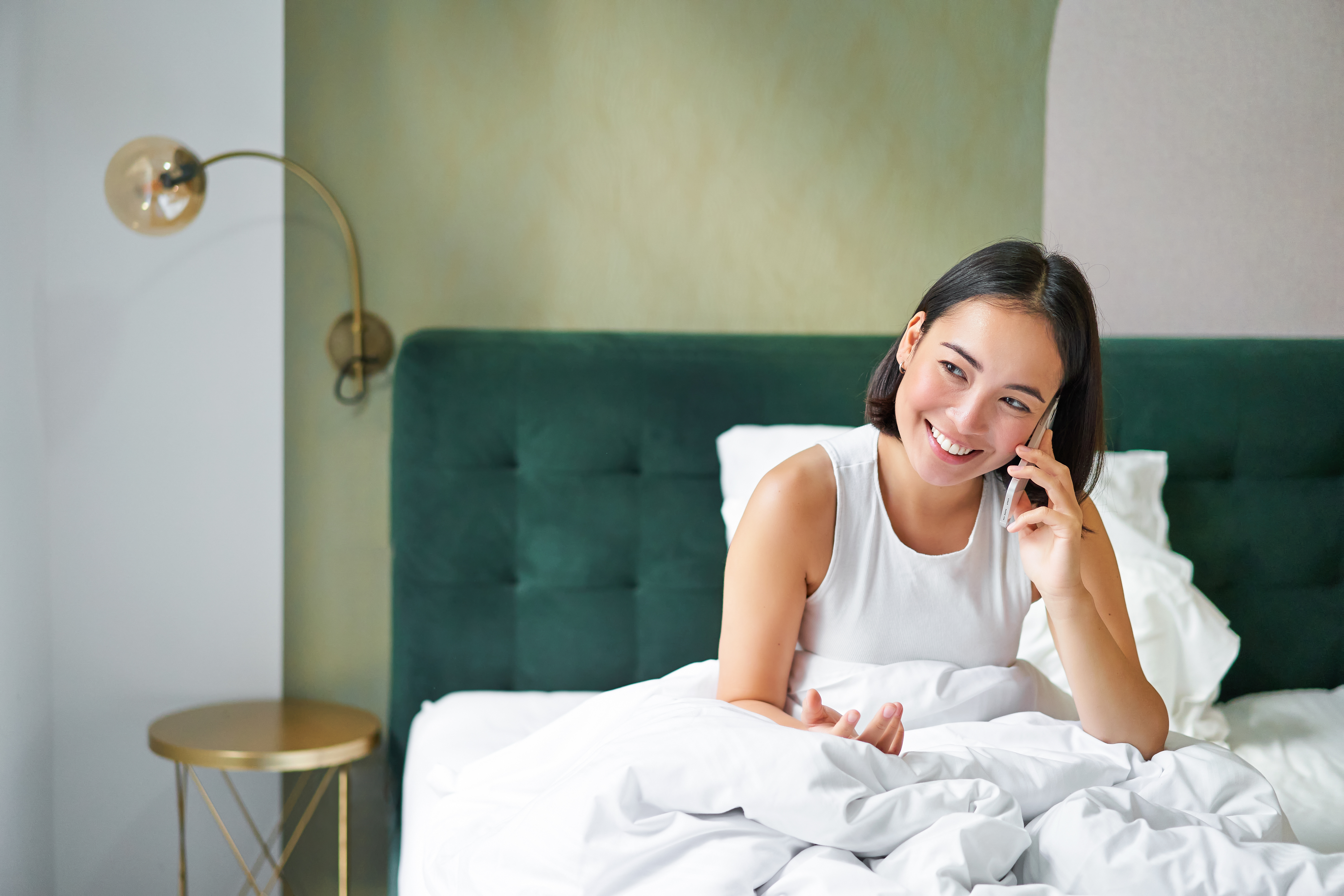 Can I Use the Same eSIM in Multiple Countries? A Complete Travel Guide