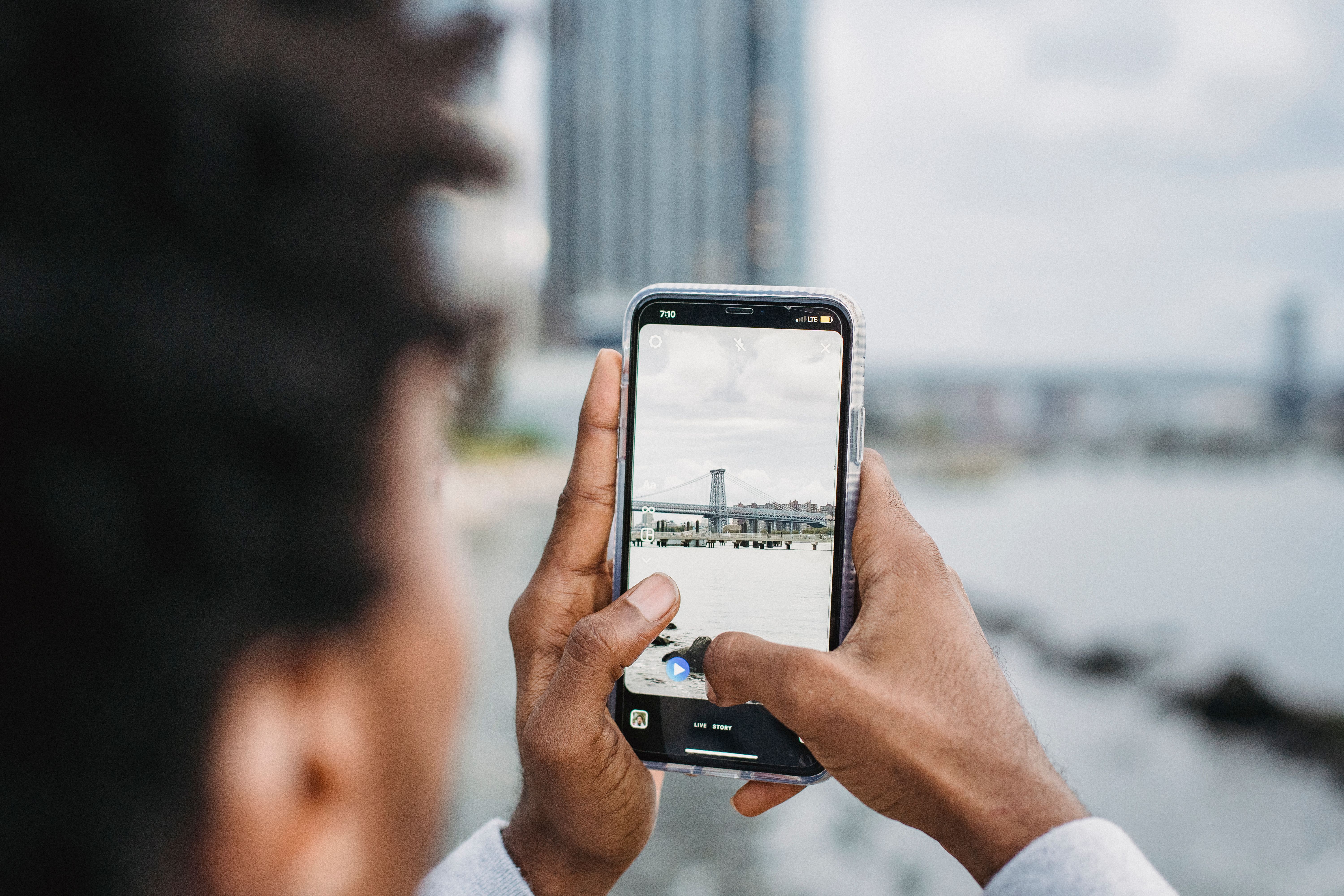 How to Install an eSIM on an iPhone Using a Universal Link
