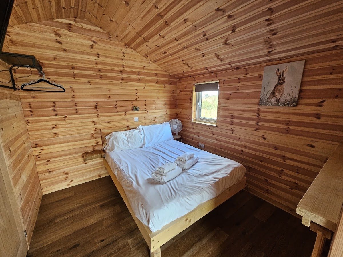Lakeside Fishing Retreats secure private dog field in Boston, PE22 9QZ