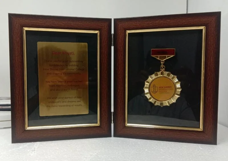FTL Foldable Medal Frame