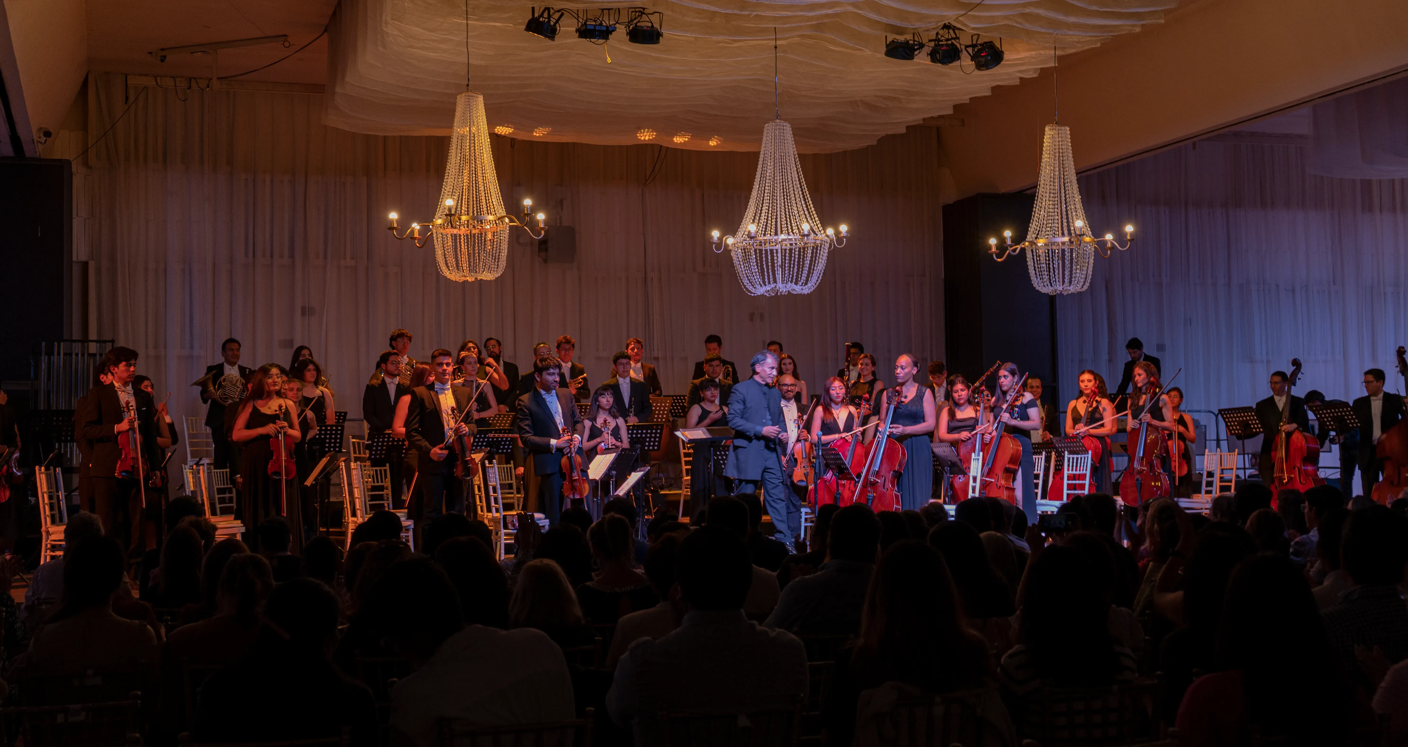 Foto 10 de Vals Filarmónica