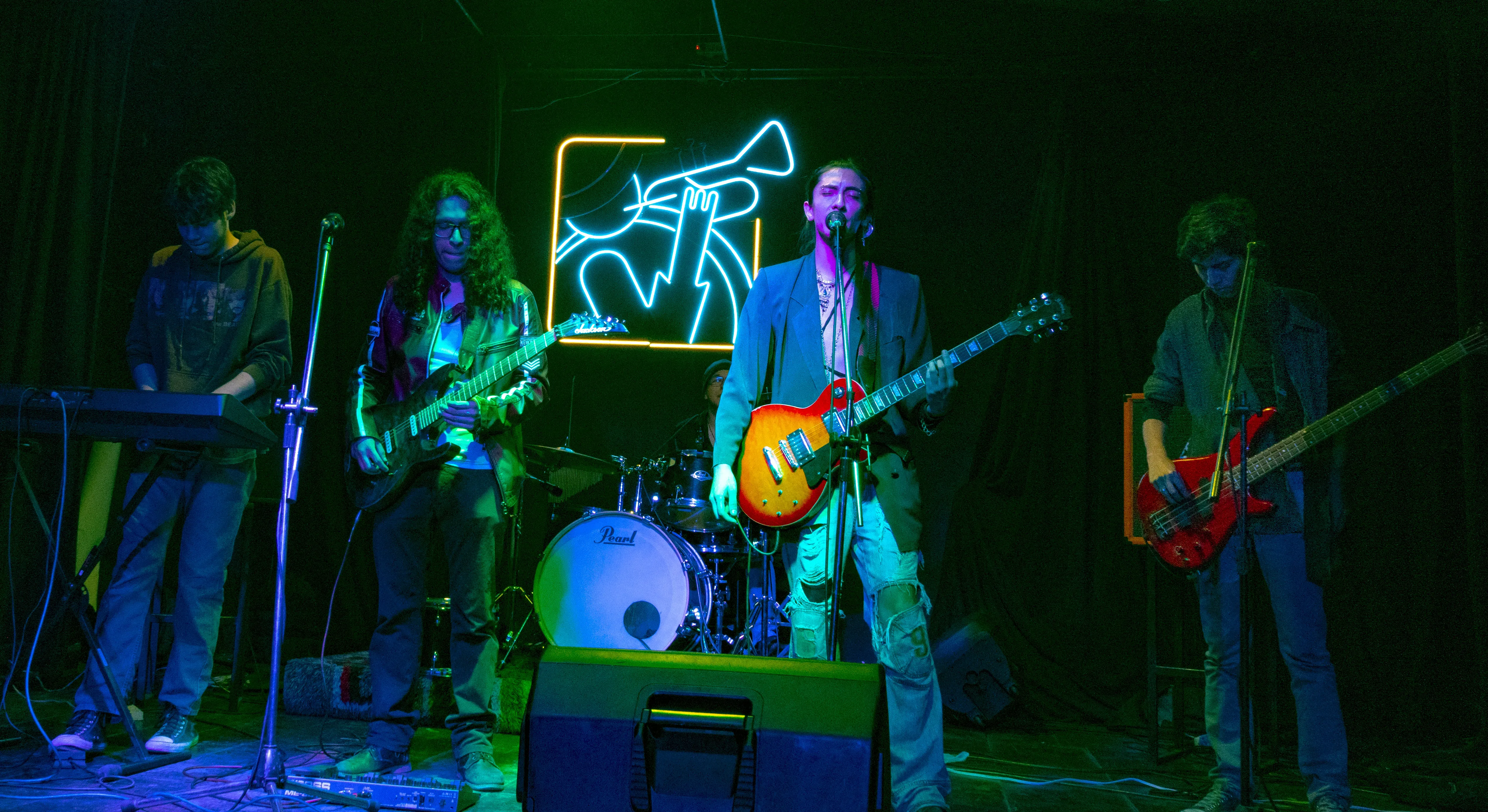 Foto 1 de Mundo Cruel