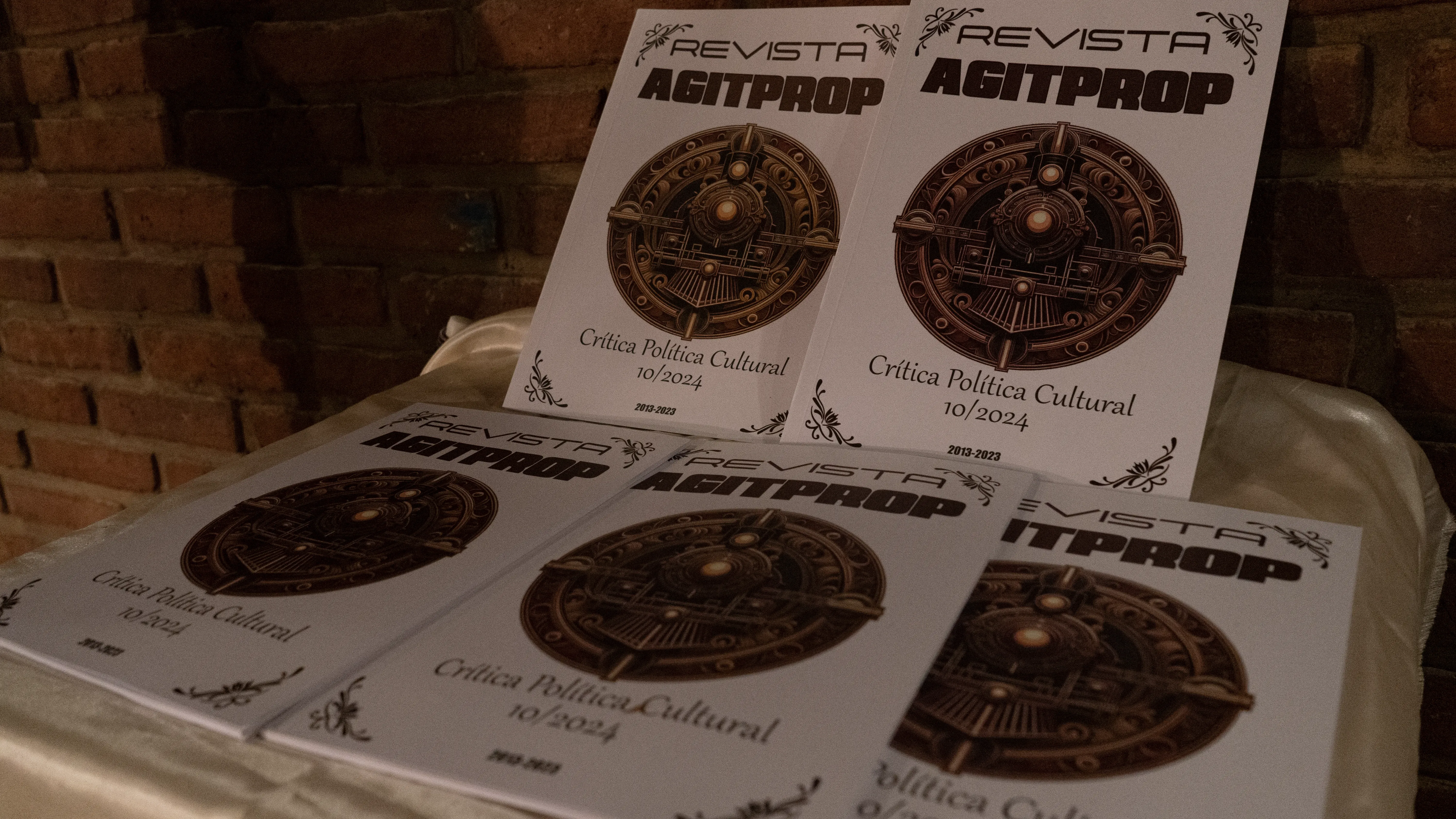 Foto 3 de Revista AGITPROP