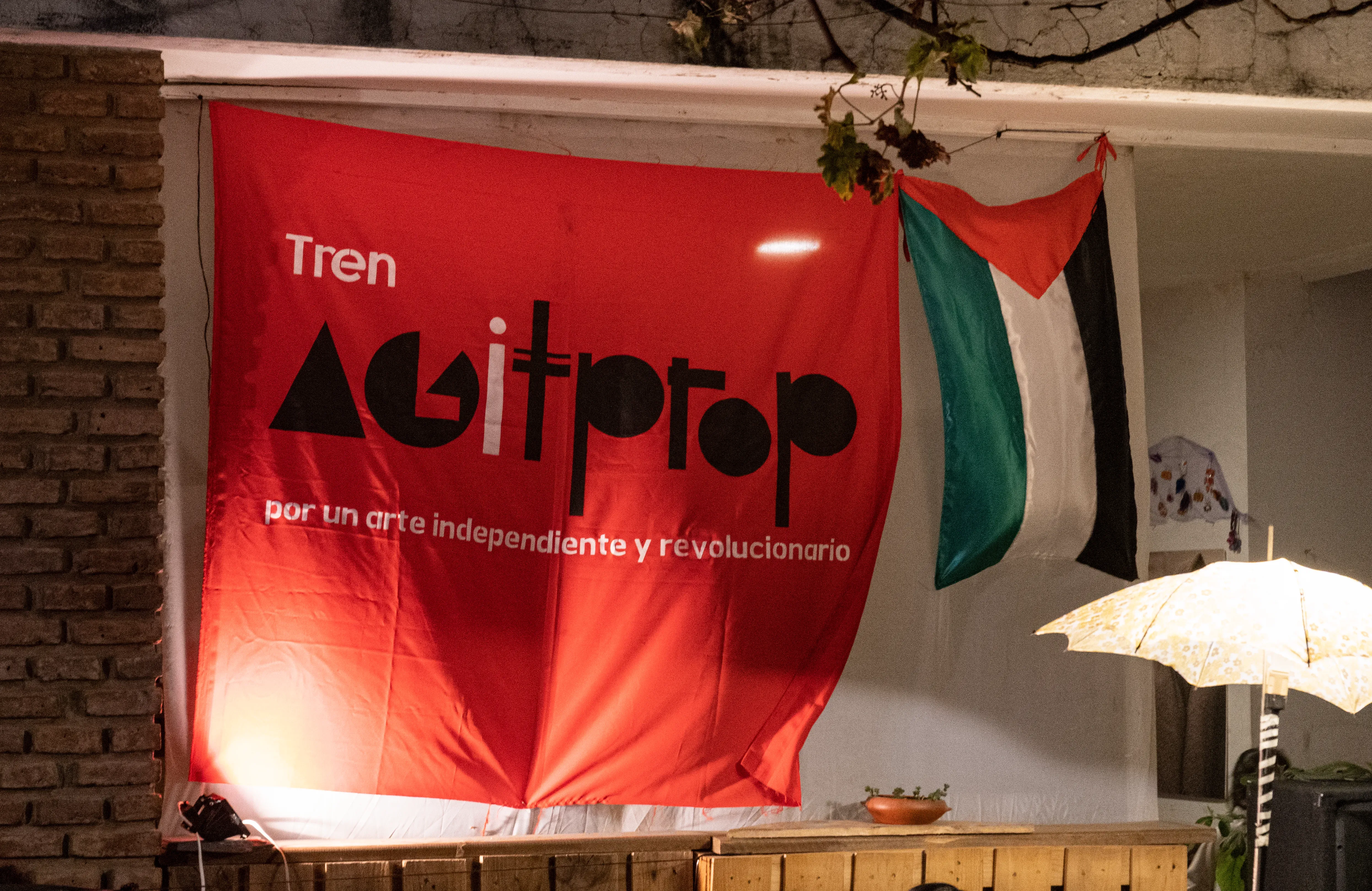 Foto 1 de Revista AGITPROP