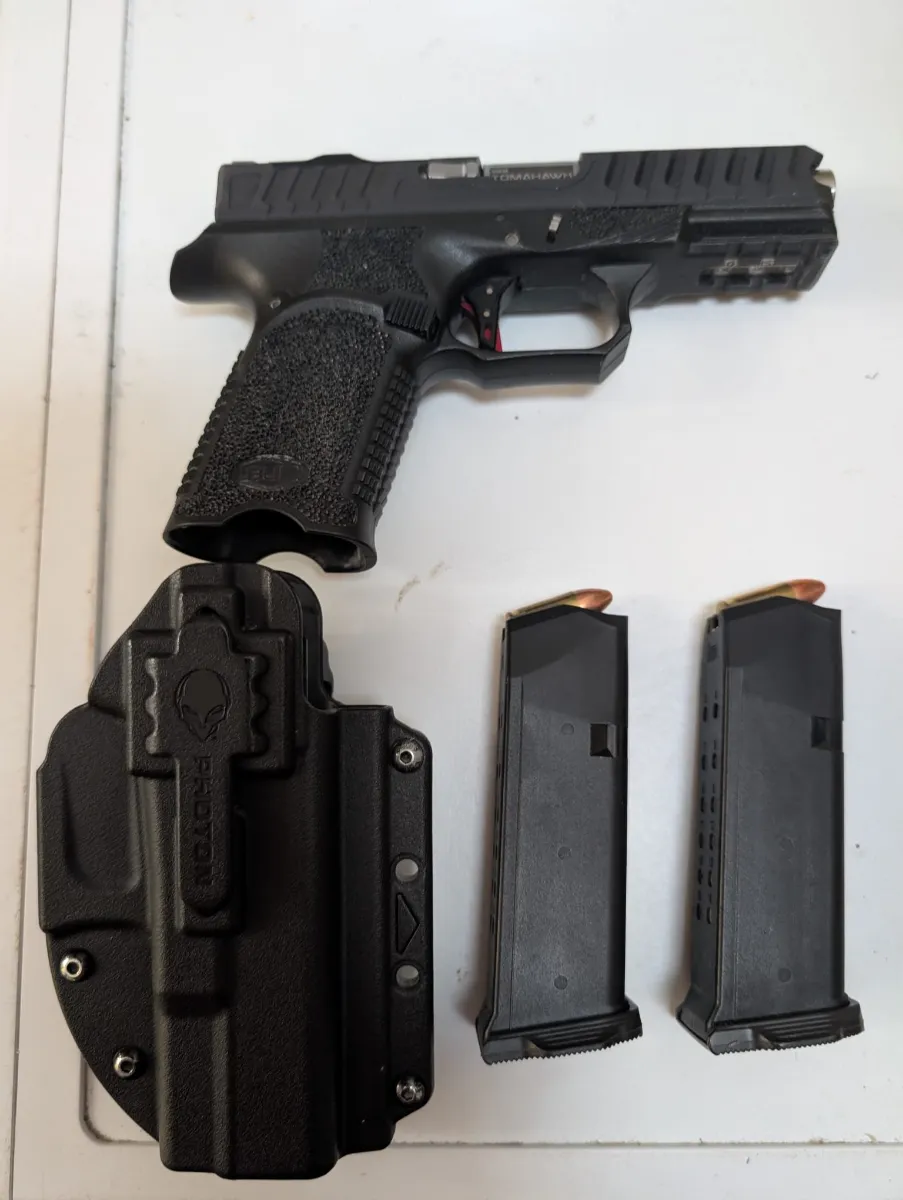 Axe C Tomahawk במצב מצוין - תמונה 1
