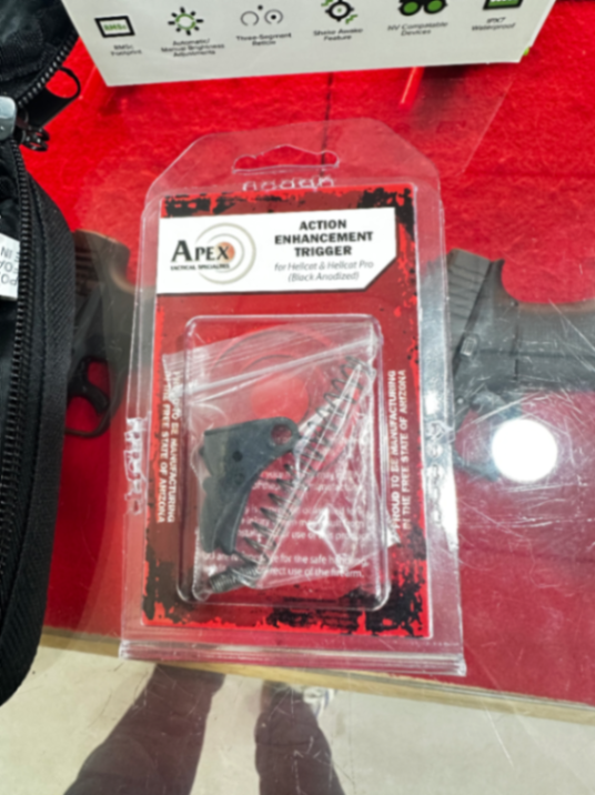 Hellcat pro  עם כוונת השלכה ומערכת הדק Apex - תמונה ממוזערת 4