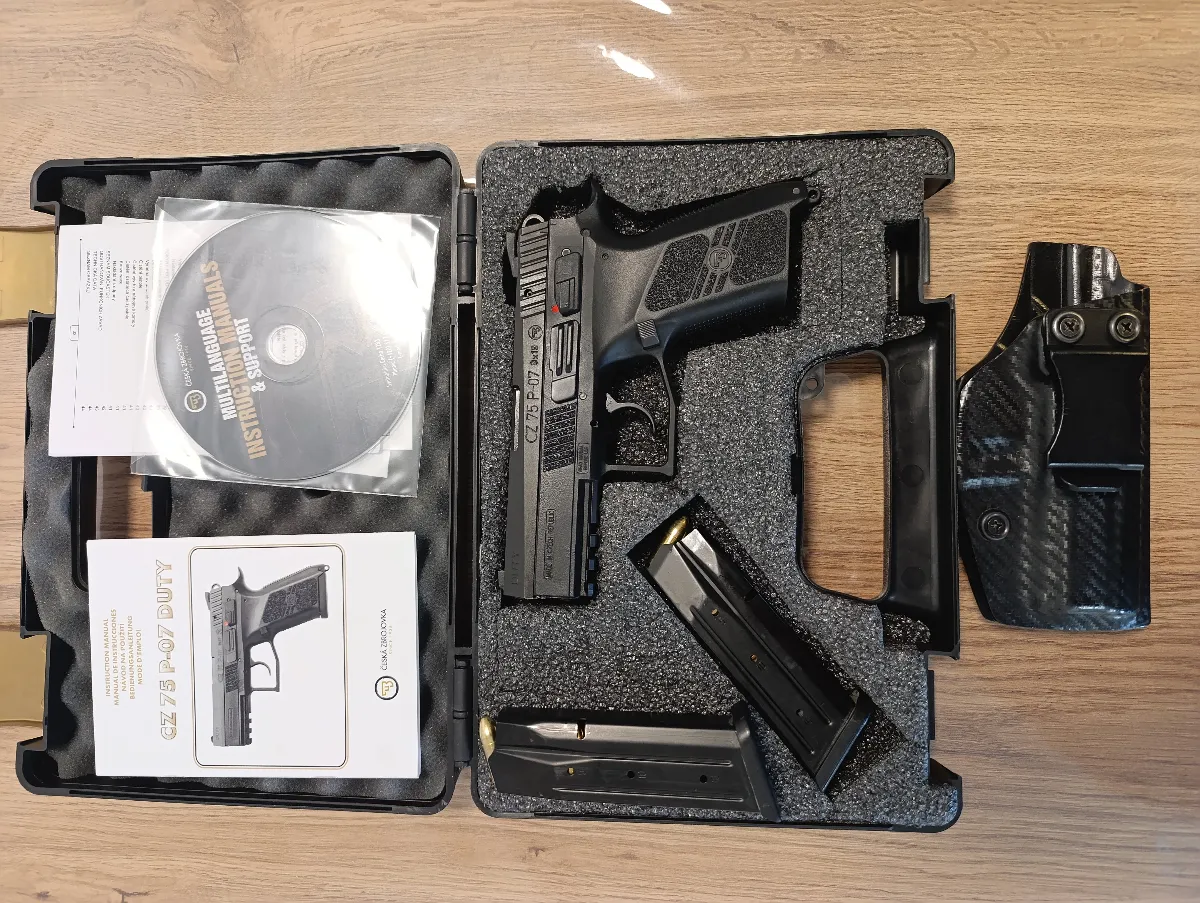למכירה cz 75 p07 במצב מצויין  2 מחסניות של 15 