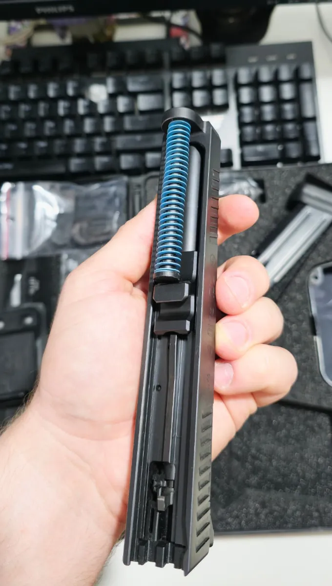  cz p-10 c or במצב חדש לגמרי! - תמונה ממוזערת 2