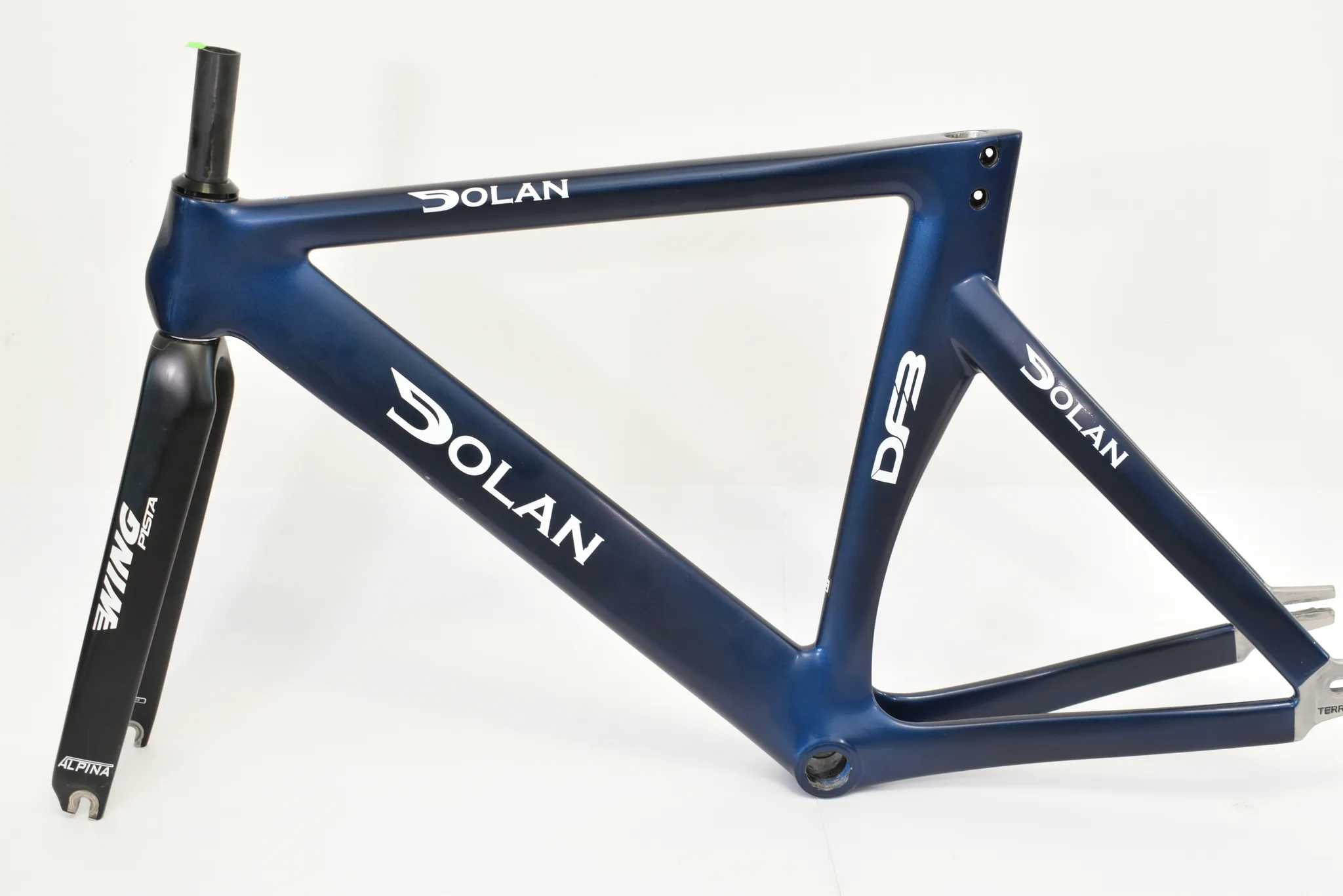 Dolan DF 3 — 4