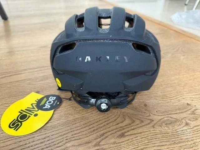 Oakley Aro3 Mips — 3