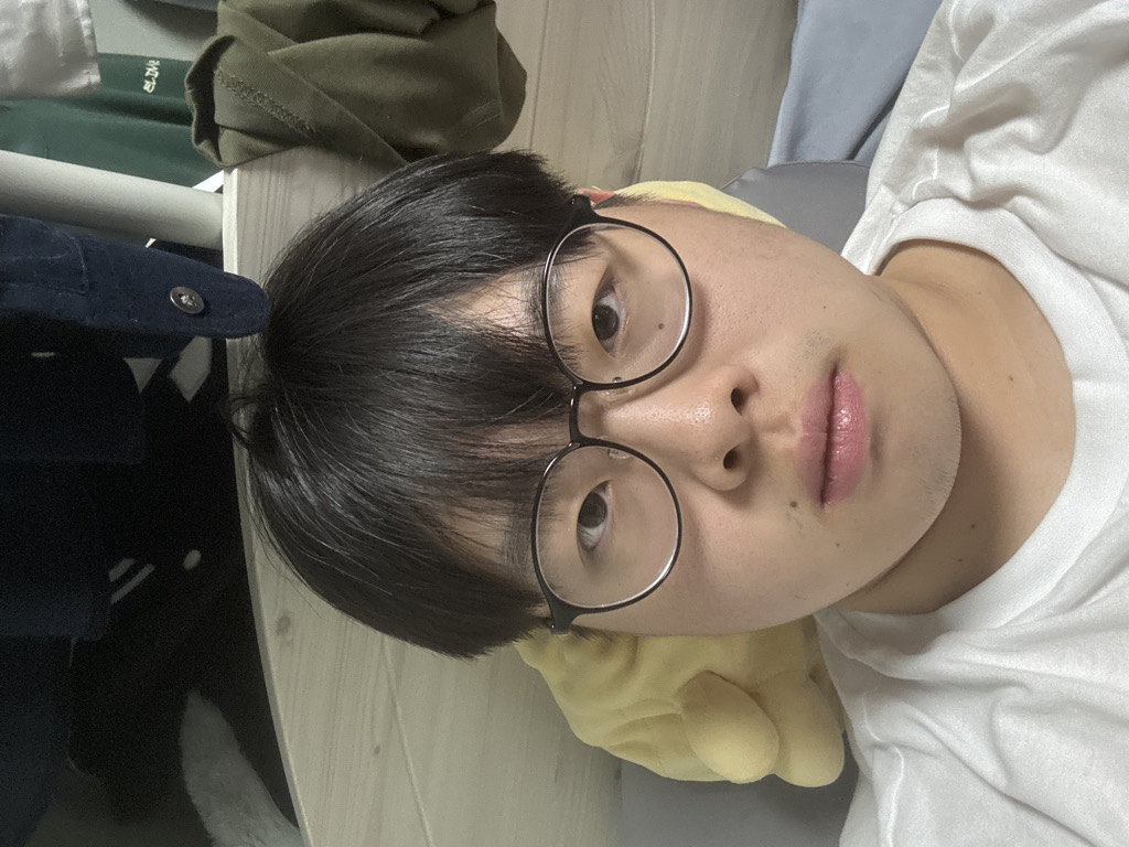 @moyuuuu