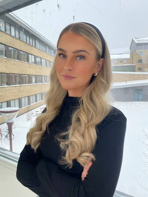 @brunetten from Sweden