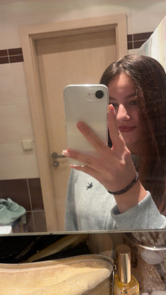 @ancis_kratkiss from Czech Republic