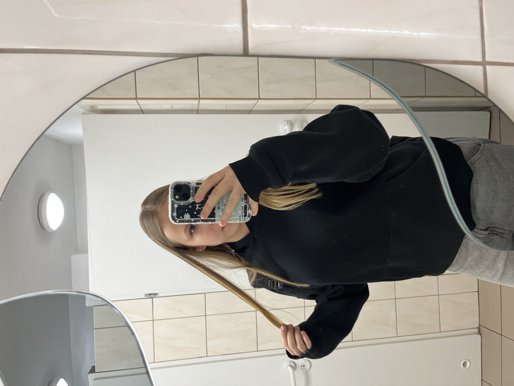 @skibidikornelka from Poland