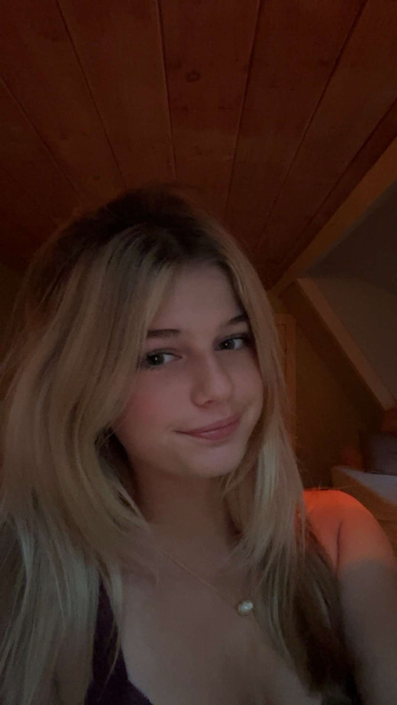 @mollyisacutie56 from United States