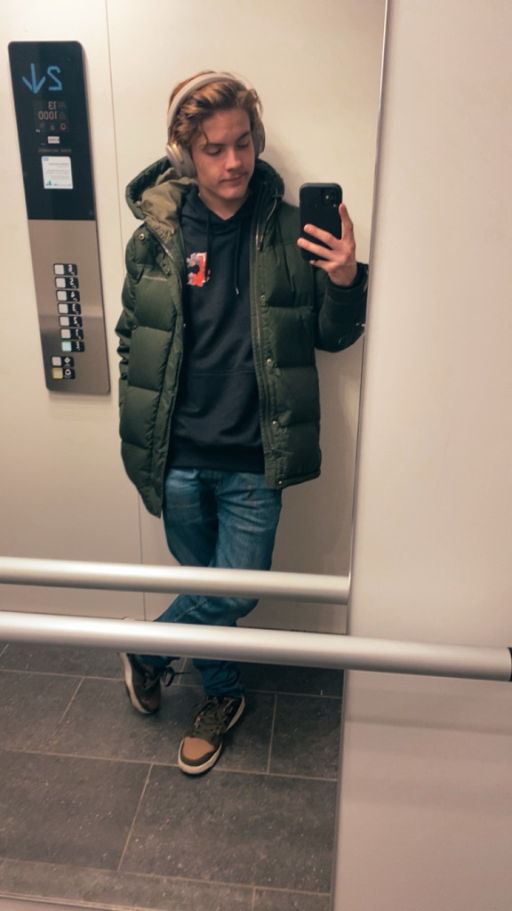 @mannenn from Sweden
