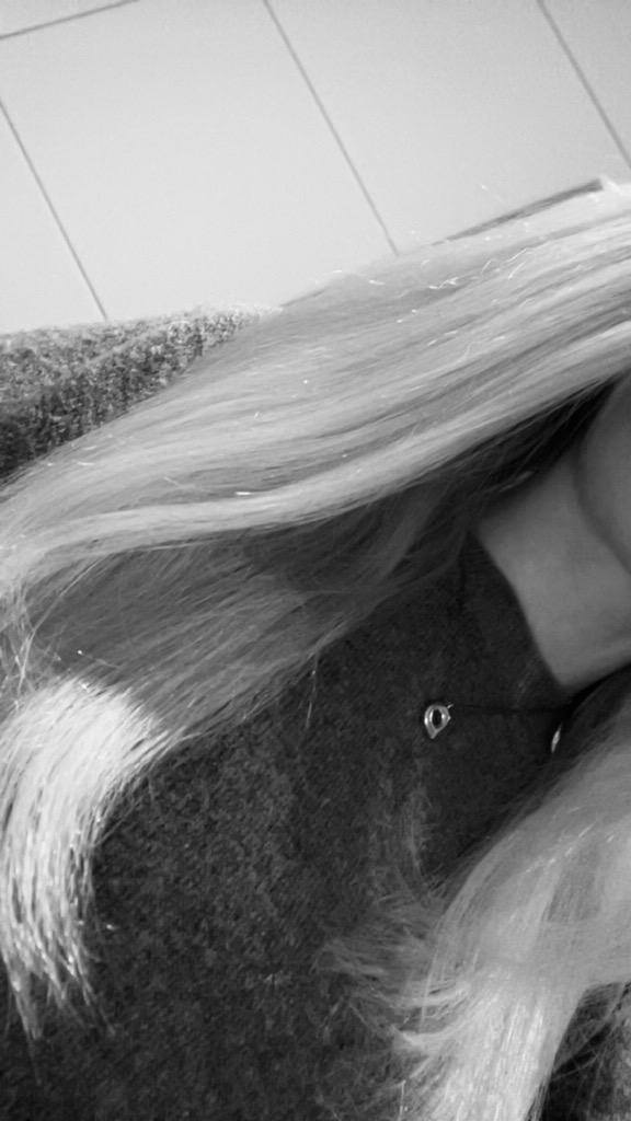 @love_456 from Sweden