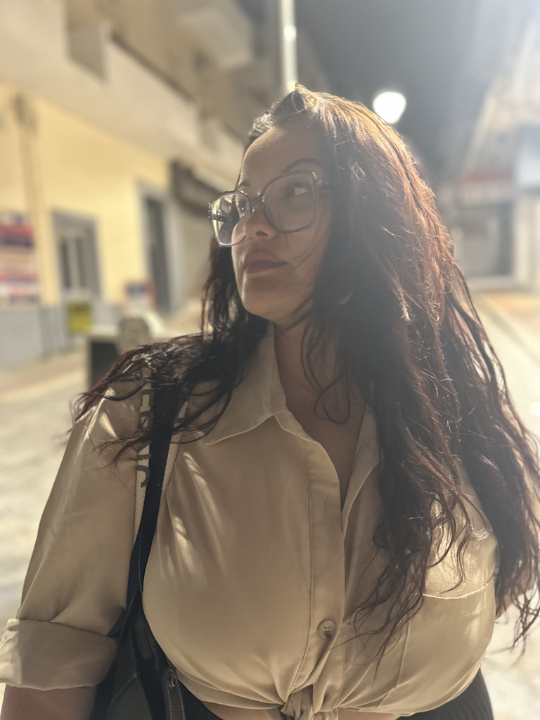 @milfaraki from Greece