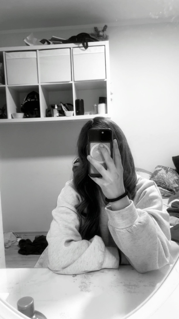 @lina_1234 from Austria