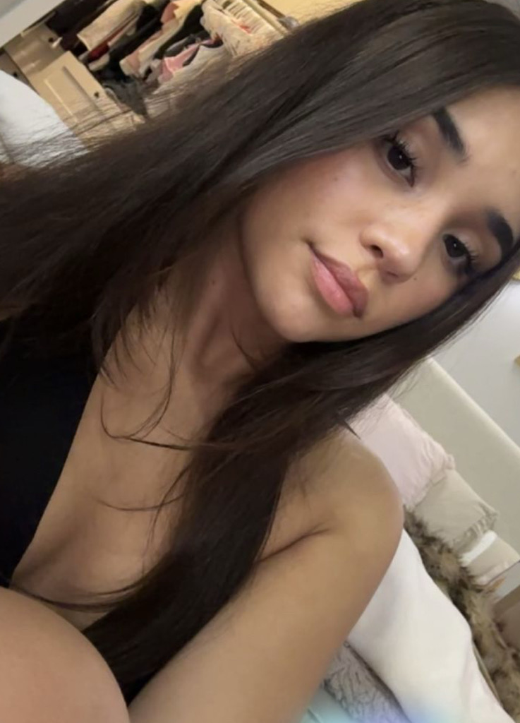 @anaaa-_