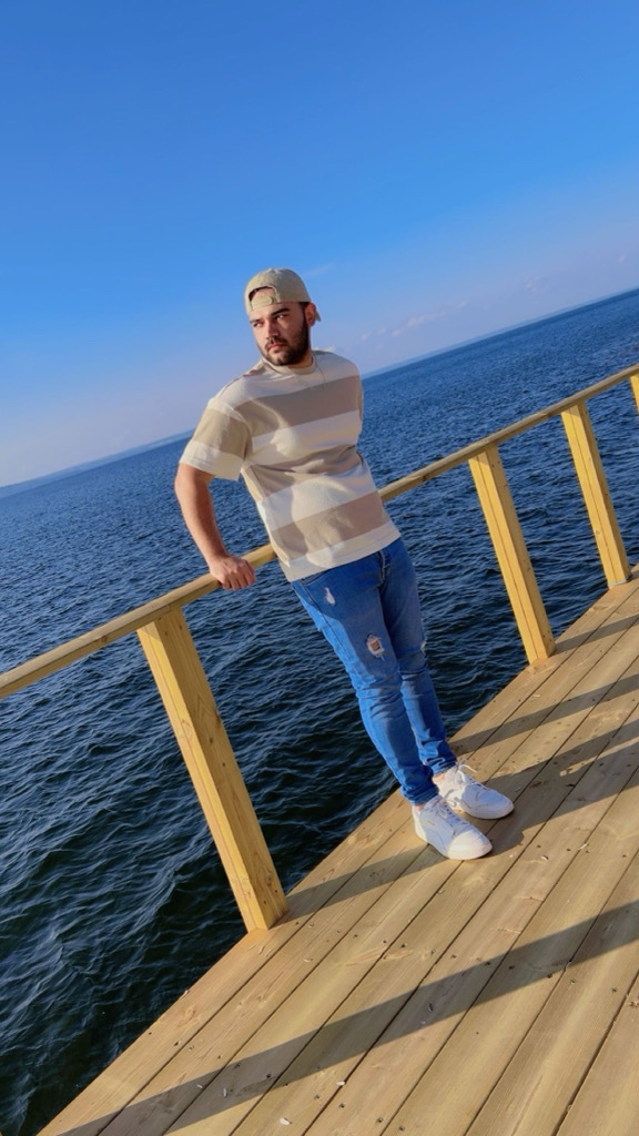 @adam_1990 from Sweden