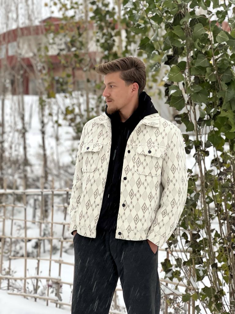 @u9183737372 from Sweden