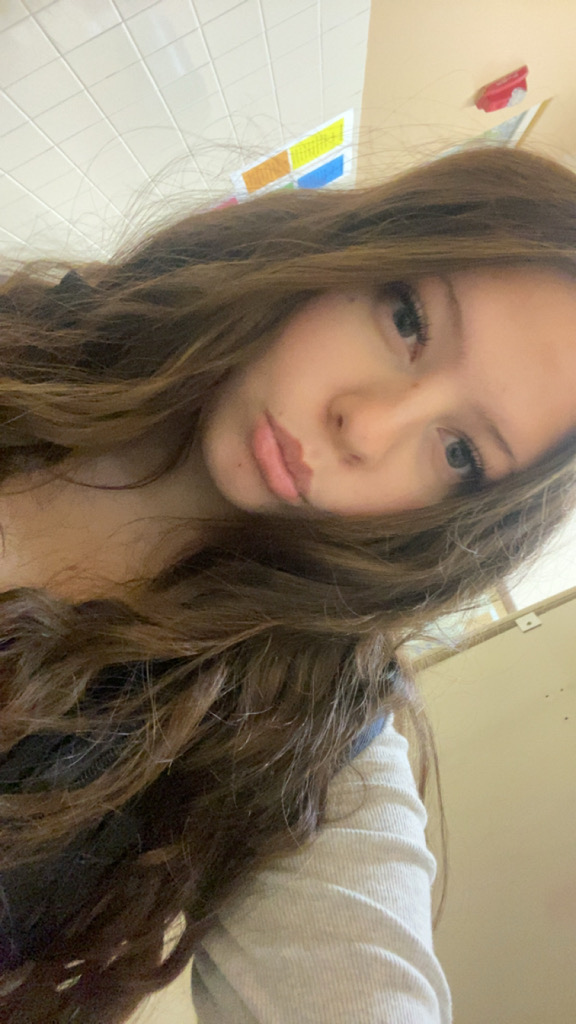 @cheyennehasrizz from Switzerland