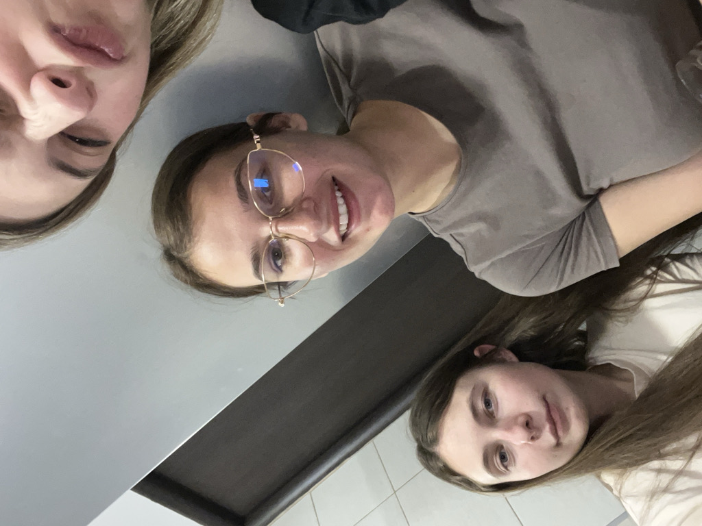 @gurlssss from Hungary