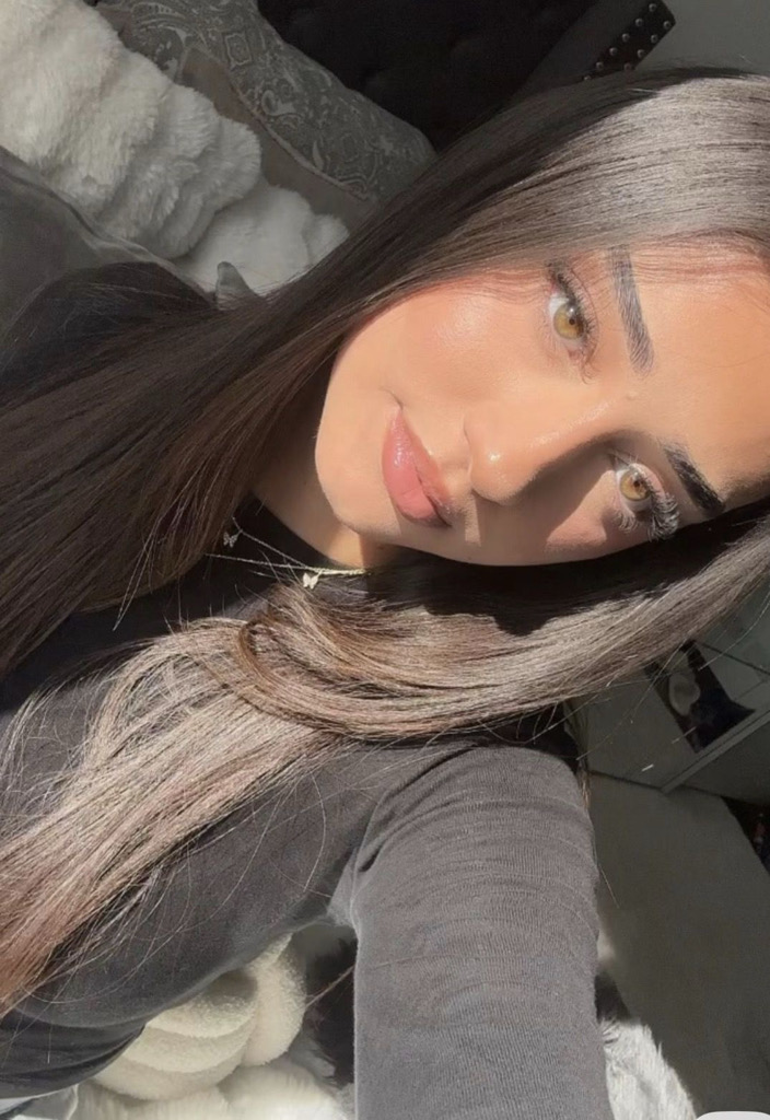@anesaasani09 from Switzerland