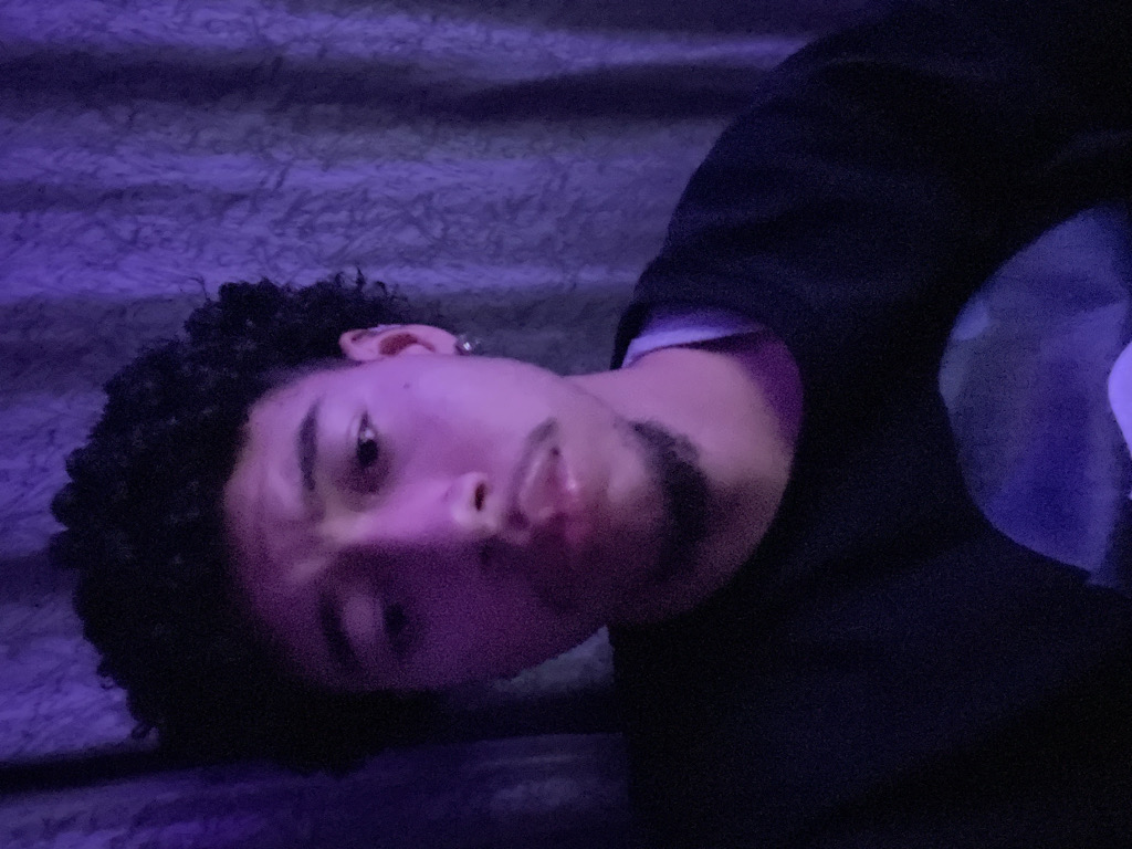 @heymynameizmel