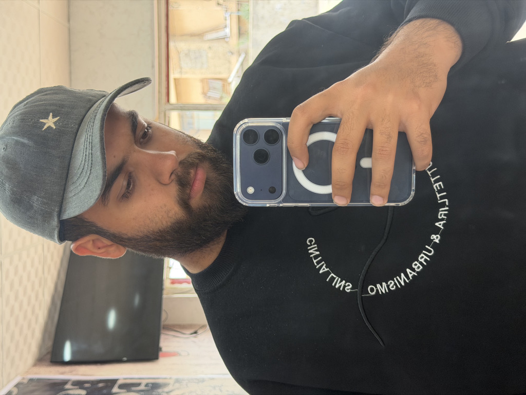 @amirsmzh from Switzerland