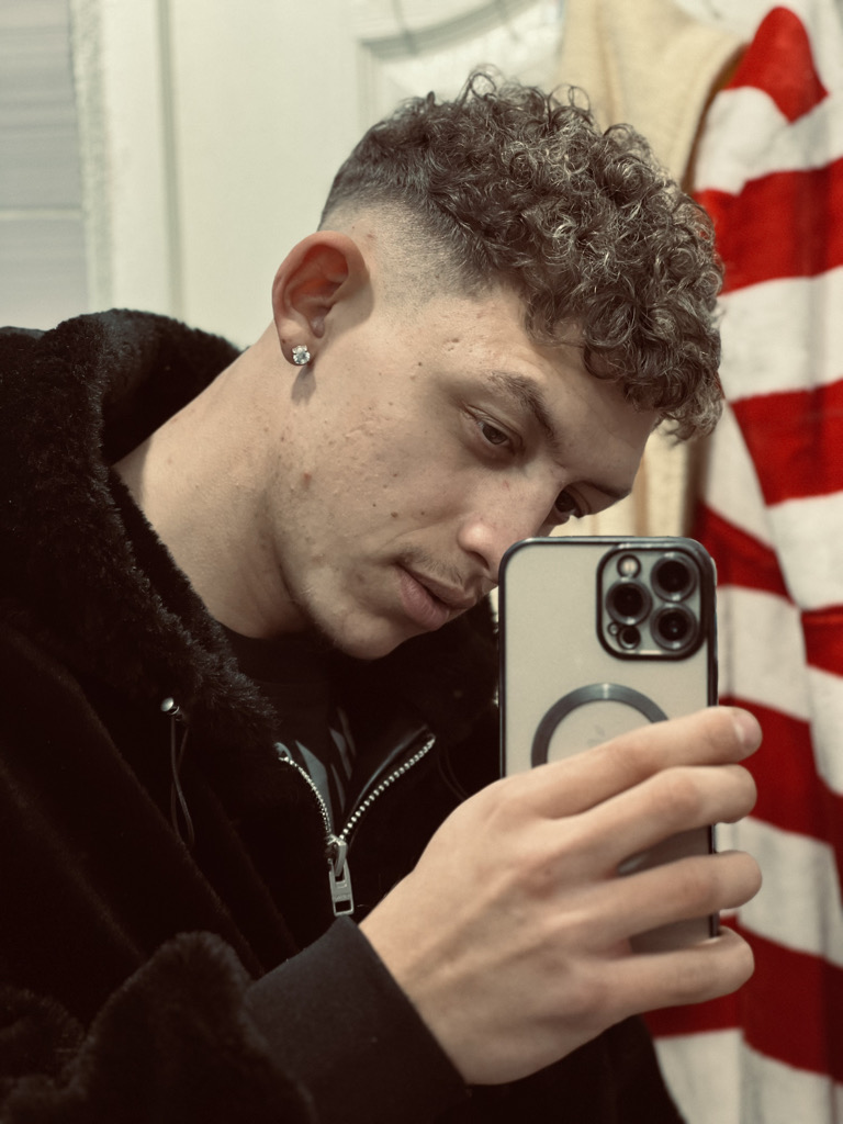 @ianisianis19 from Hungary