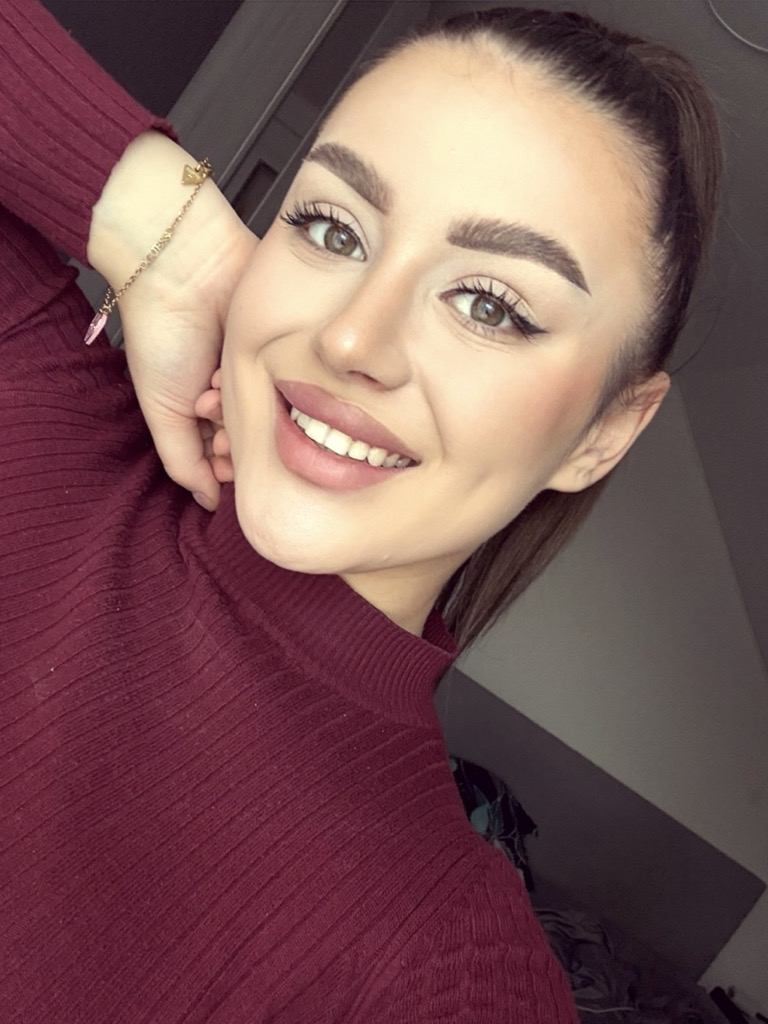 @andreea7rd from Switzerland