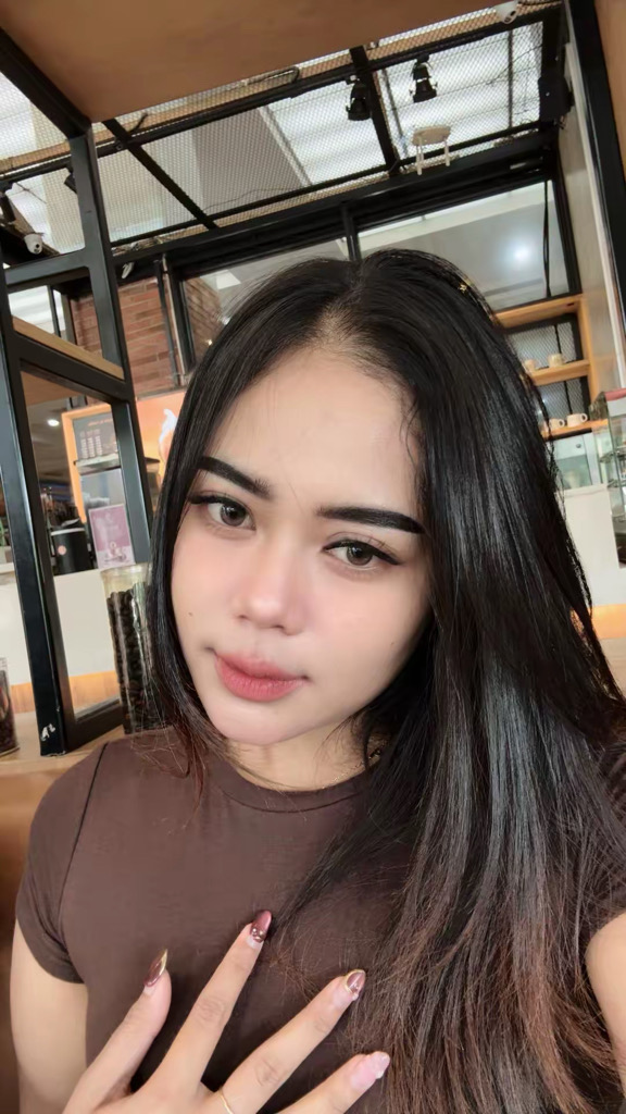 @clarisa__ from Netherlands