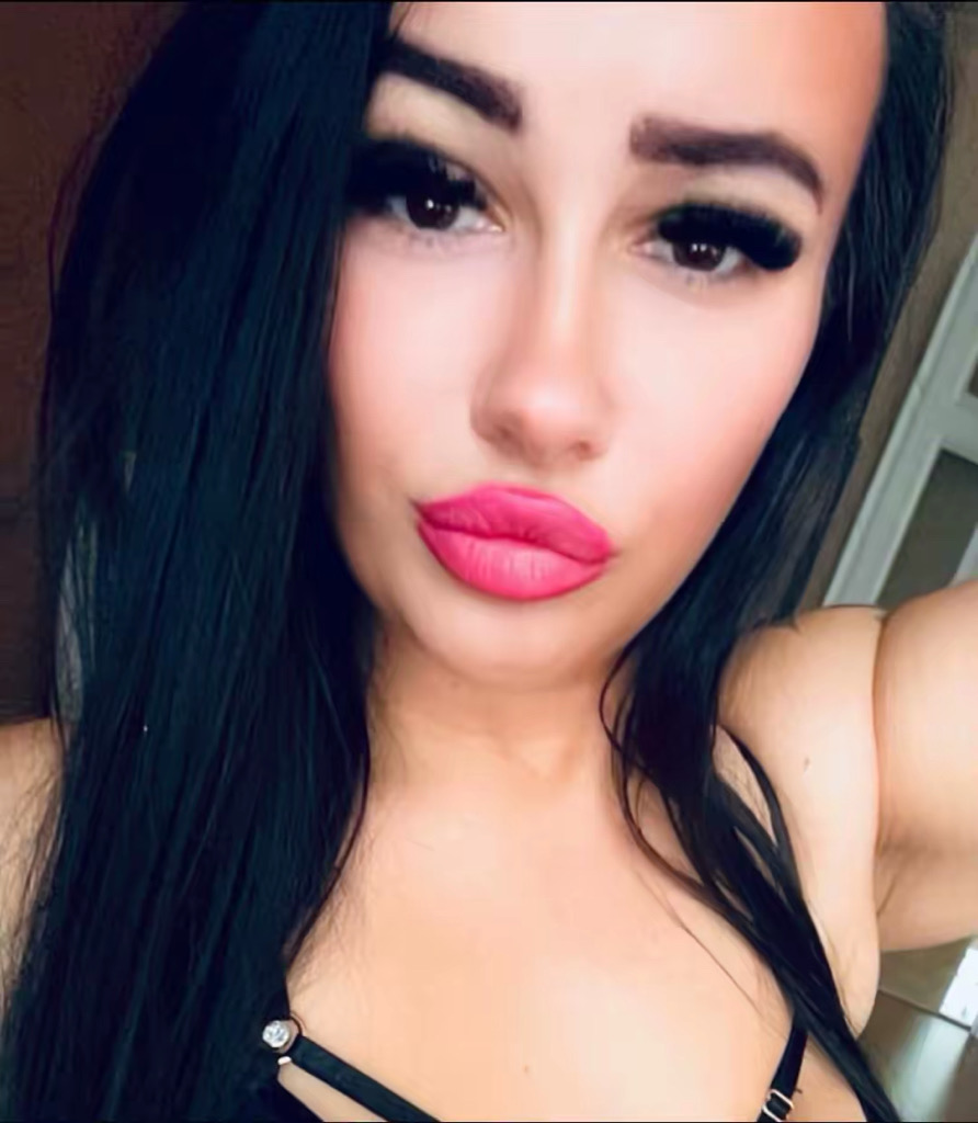 @nikoletta90 from Hungary