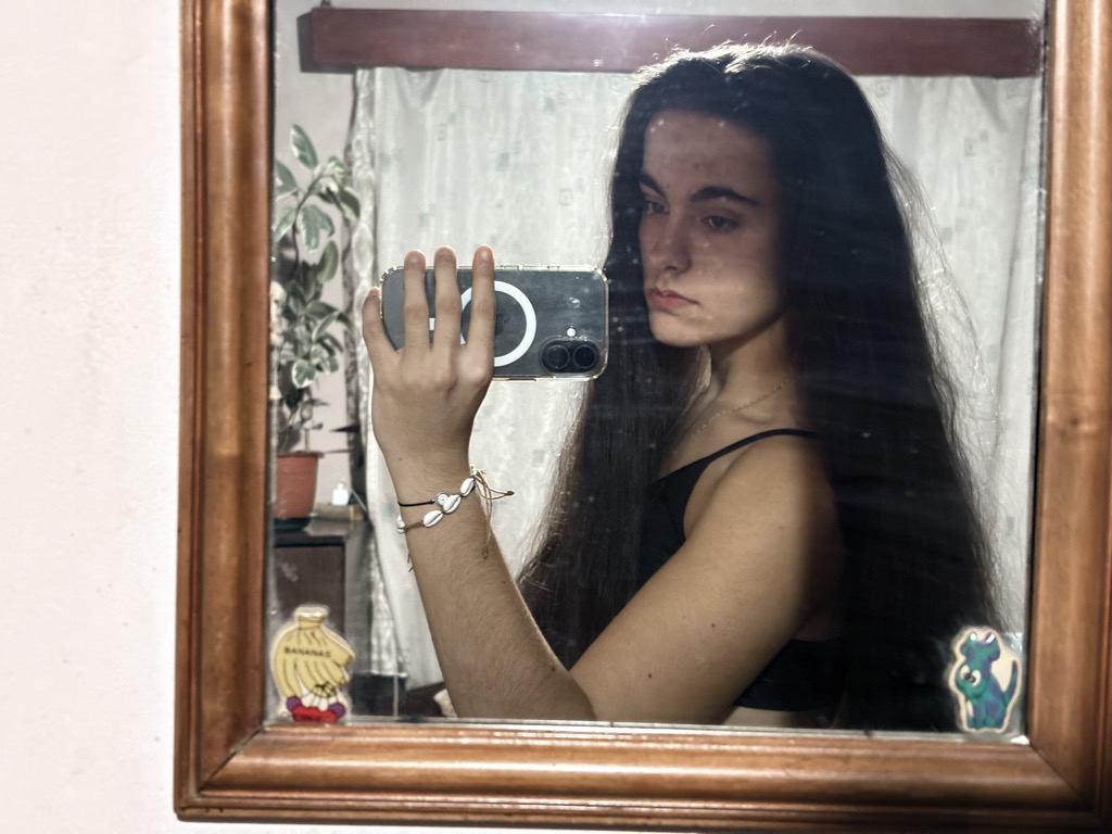 @viki_ from Hungary