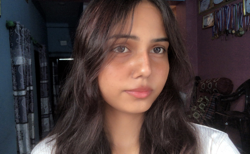@poor_bee from Sweden