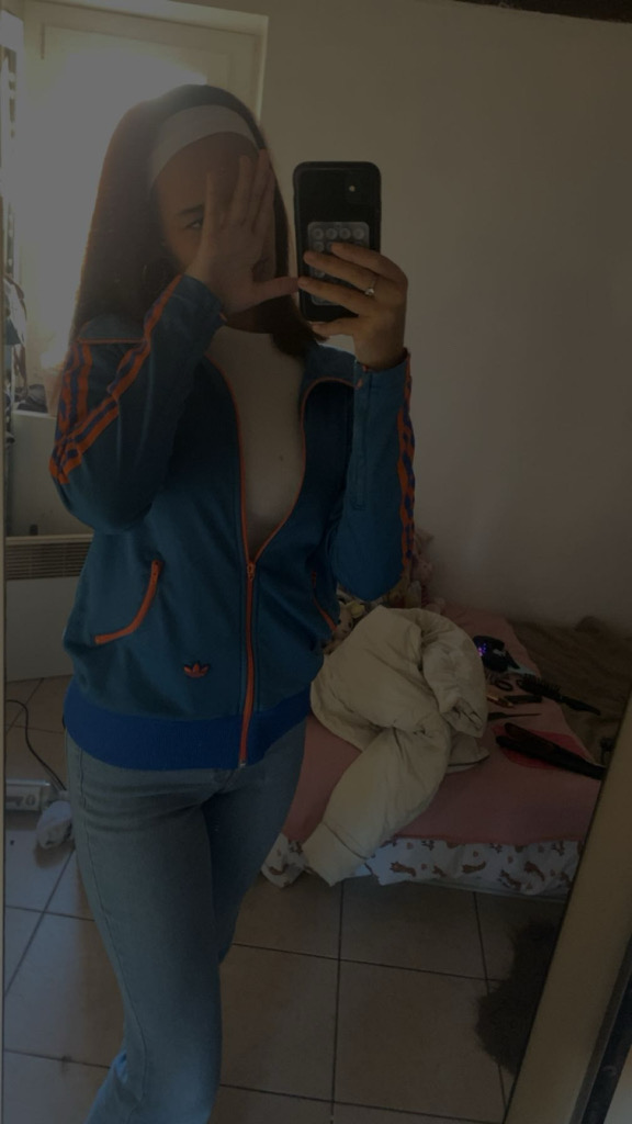 @userr83 from France