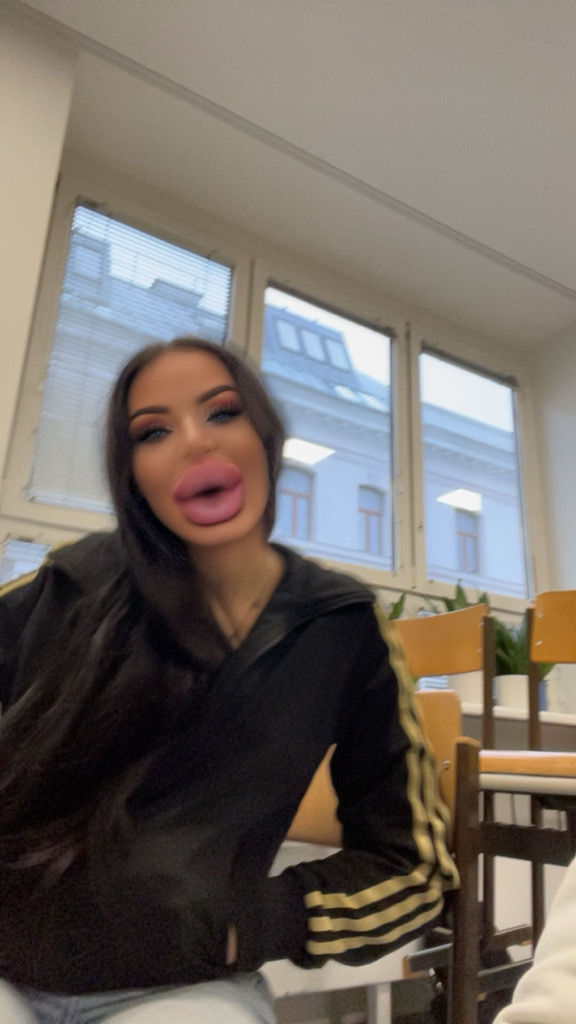 @sophiaaaaa from Austria