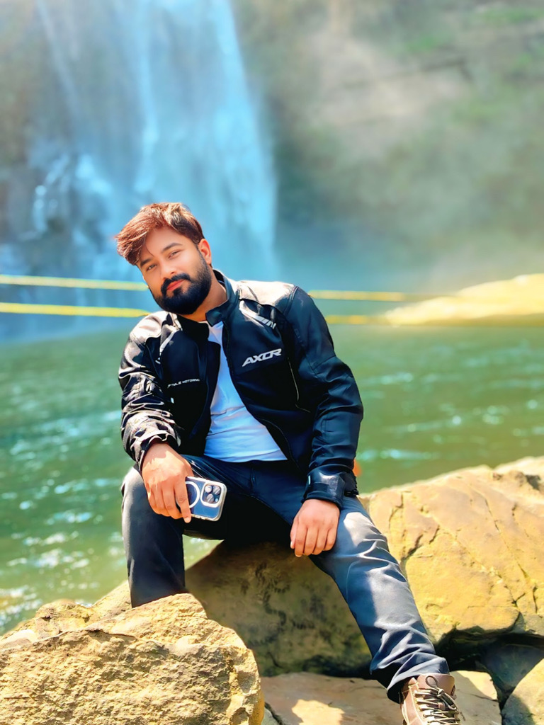 Photo by @abhinaw25 from India