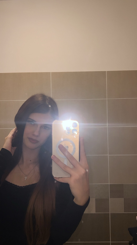 @liliiiiiii from Hungary