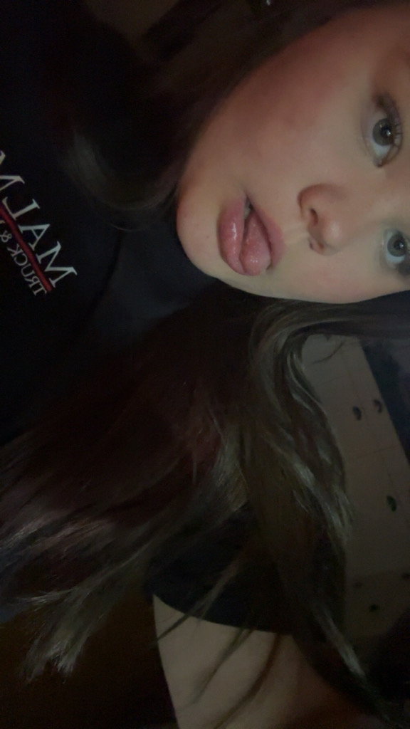 @tuvaslayy from Sweden