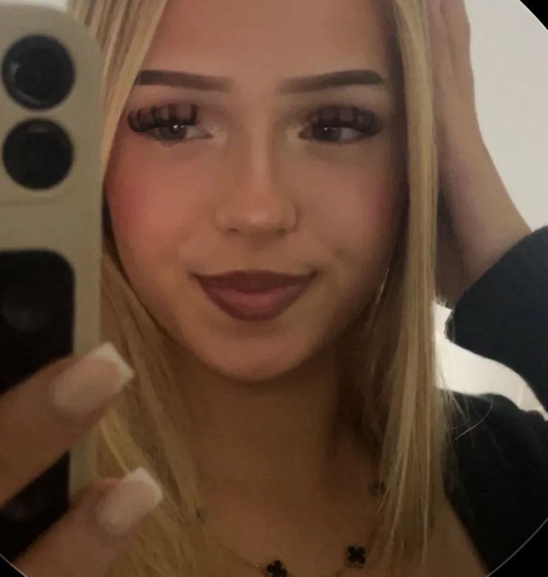 @zoegiasa from Austria