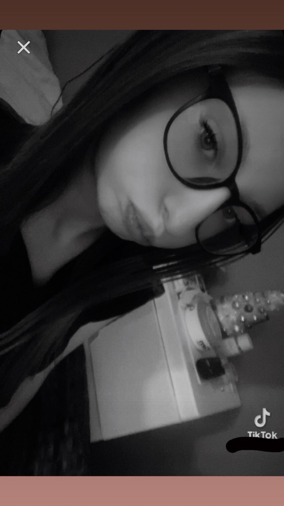 @elenaxsn from Austria